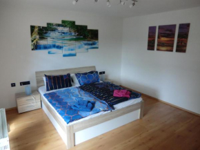 180qm Wohnung mit Balkon für bis zu 8 Personen, 5min von der A81 entfernt